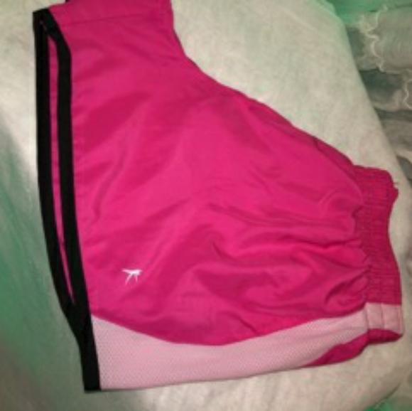 Shorts - Picture 3 of 4